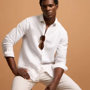 Camisa Regular Básica em Linho com Gola Colarinho Branco